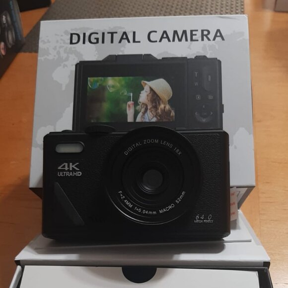 Digital Camera 4K ULTRA HD 64 Mega Pixels - Black - Picture 1 of 4